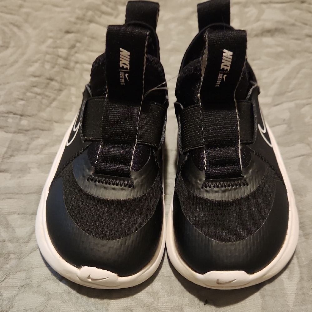 Nike Toddler Black and White Sneakers